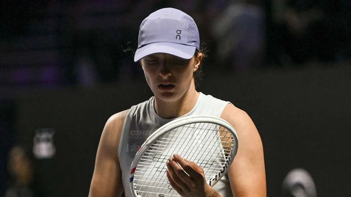 Rybakina verrast Swiatek tijdens spannende WTA Finals-wedstrijd